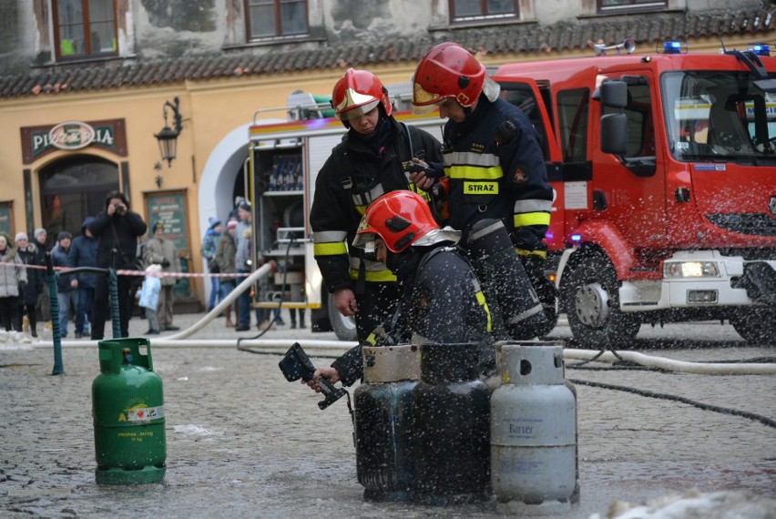 Pożar wybuchł w niedzielę około godziny 14