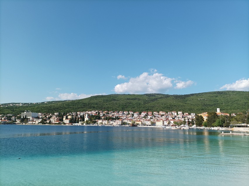 Plaże Chorwacji są kamieniste, podobnie jak dno Adriatyku...