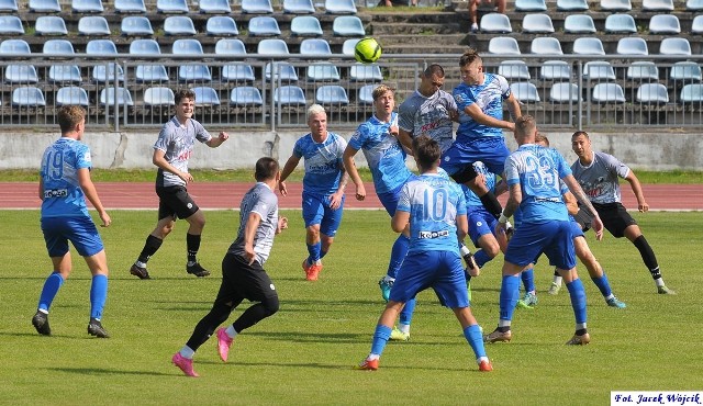 Piłkarze Bałtyku Koszalin pokonali u siebie 5:2 Inę Goleniów.