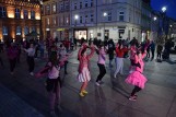 Akcja One Billion Rising w Szczecinku. Tańczyli przed ratuszem [zdjęcia]