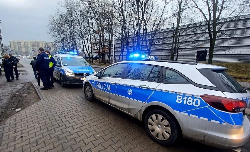 Akcja policji na ul. Strońskiej we Wrocławiu 14.12.2021