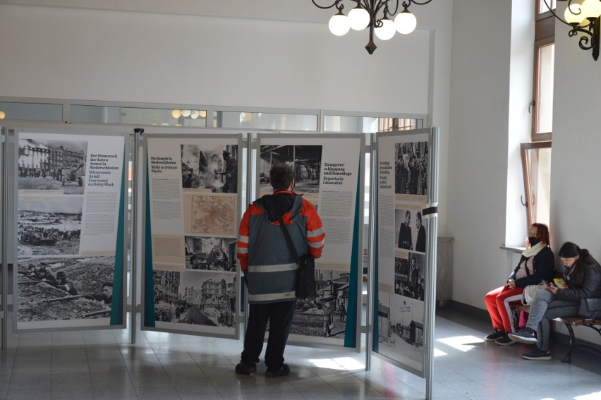 Wystawa o dziejach Śląska do obejrzenia na dworcu w Opolu