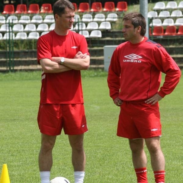 Trenerzy Jacek Zieliński (z lewej) i Arkadiusz Bilski mogą być zadowoleni ze zgrupowania we Wronkach.