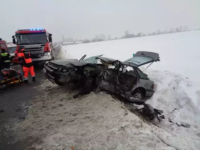 Tir zderzył się z samochodem osobowym