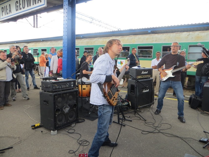 Blues Express 2014: Świetna zabawa na dworcach w Złotowie,...