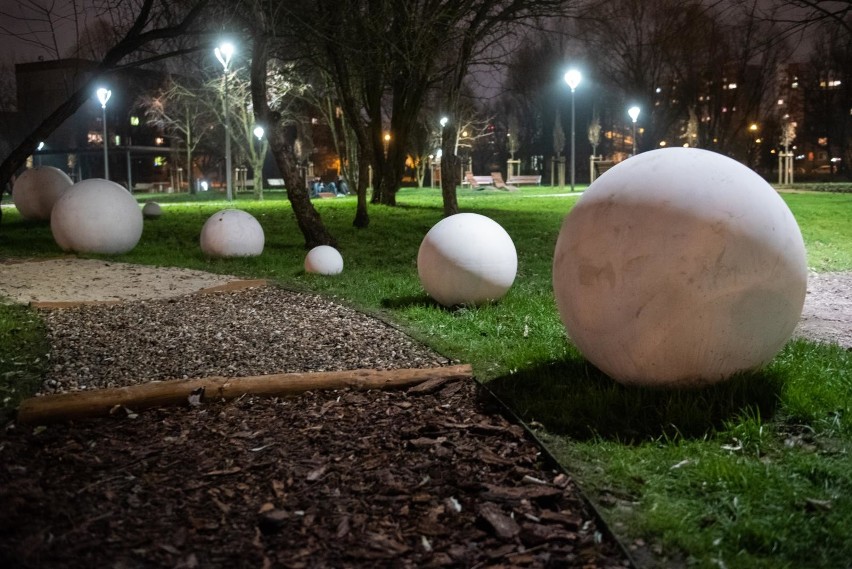 Tak wyglądał oświetlony Park Rataje w Poznaniu. Jednak od...