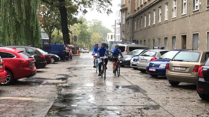 Opolscy policjanci wyruszyli dziś do Świnoujścia, by pomóc w...