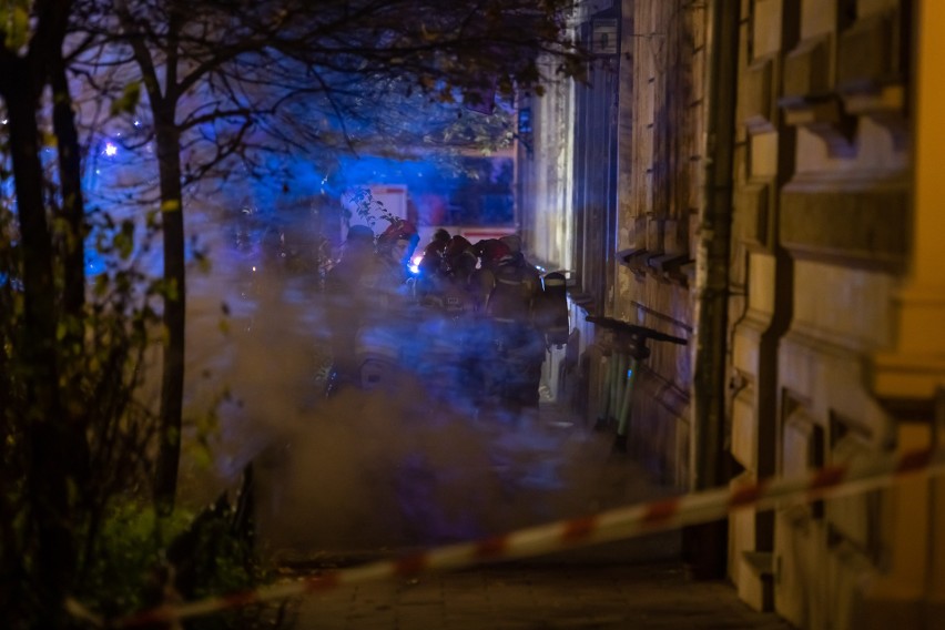 Pożar w piwnicy na ulicy Czapskich w Krakowie