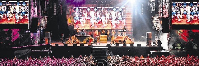 W zeszłym roku na festiwalu w Gdyni bawiły się tłumy. Szczegółowy terminarz koncertów oraz ceny biletów na www.opener.pl.