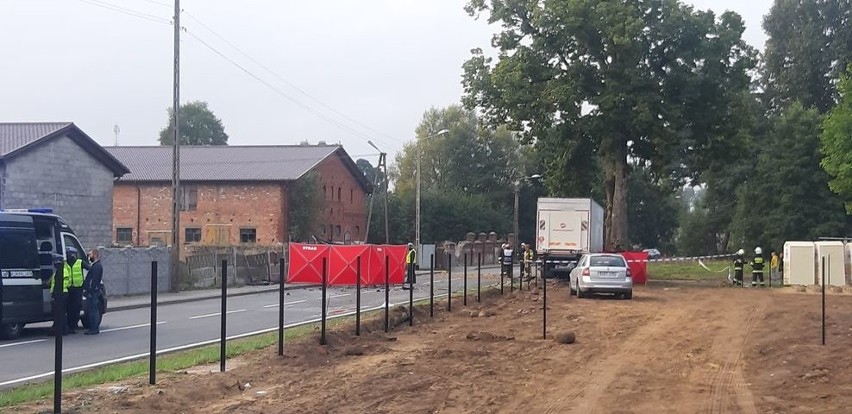 Tragiczny wypadek w Trzebielinie. Nie żyje ojciec i jego...