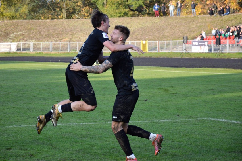 Piłkarze Cariny Gubin pokonali Stilon Gorzów 2:1.