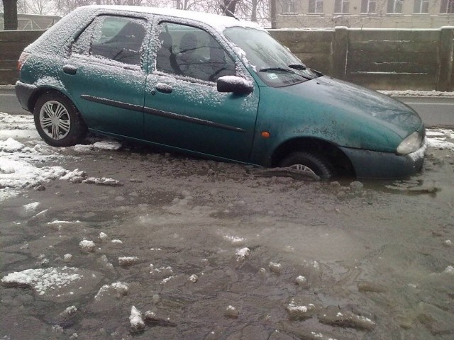 Do zdarzenia doszło na parkingu przy ul. Rejtana w Opolu.