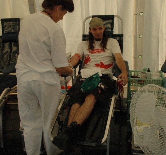Tomasz Wala był pierwszym woodstockowiczem, który w tym roku oddał swoją krew.