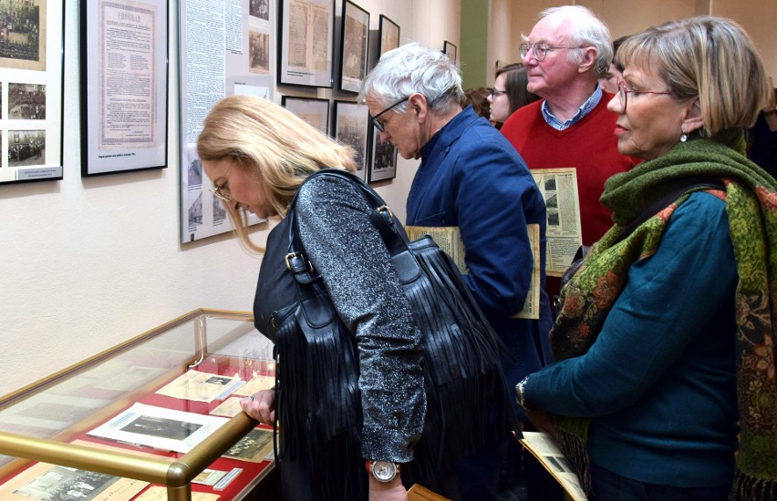 W salach grudziądzkiego  muzeum im. ks. Władysława Łęgi...