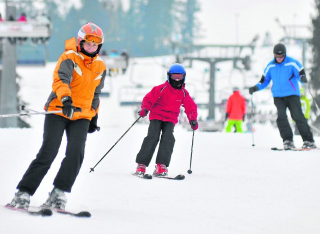 Na nartach będzie można pojeździć jedynie na stokach wcześniej naśnieżonych (ich spis  na dziennikzachodni.pl)
