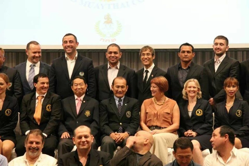 Z członkami Zarządu Międzynarodowej Federacji Muaythai