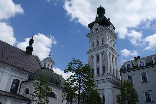 Wielki Odpust w Tuchowie już od 1 lipca. Tuchowskie wzgórze bardzo się zmieniło za sprawą przeprowadzonego w ub. roku remontu wokół sanktuarium