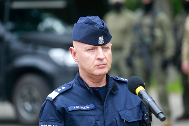 Gen. insp. Jarosław Szymczyk pochodzi z Katowic i to właśnie tutaj, na Wydziale Filologicznym Uniwersytetu Śląskiego, obronił swój doktorat