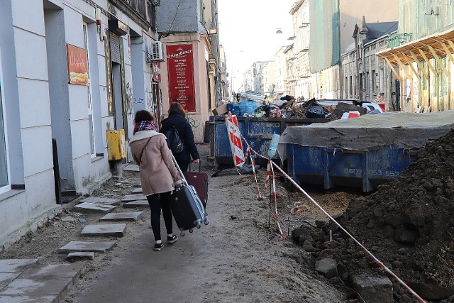 W lipcu 2018 roku rozpoczęto wielki remont ulicy Nawrot. Prace są coraz bardziej zaawansowane. Mają tam powstać szerokie chodniki, pojawi się również dużo zieleni: posadzone zostaną drzewa i ozdobne krzewy. Całość ma być oświetlona nowymi, stylowymi latarniami. Na Nawrot staną również ławeczki i stojaki na rowery.