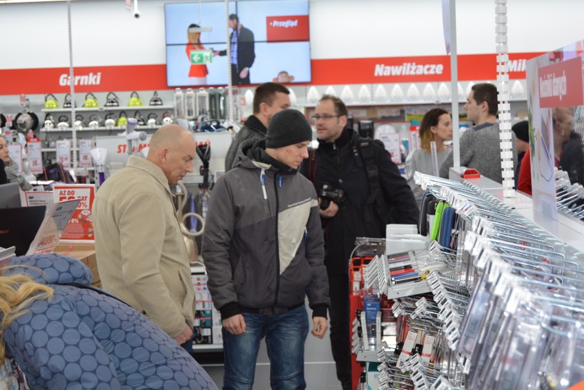 Otwarcie Bursztynowa Park w Ostrołęce: tak wyglądają sklepy Decathlon, Media Markt, Smyk, Jysk, Komfort i Komfort Łazienki [ZDJĘCIA+WIDEO]