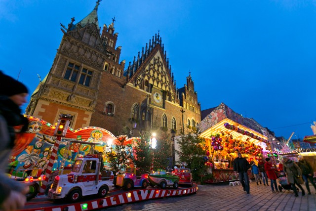 Wrocław gotowy na święta! Choinka i iluminacja świąteczna już włączone