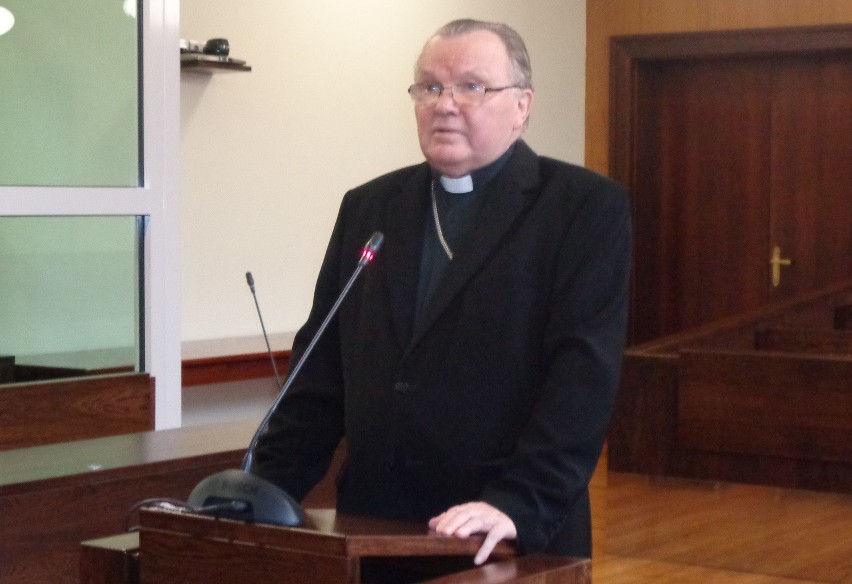 Arcybiskup Marian Gołębiewski zeznawał dziś przed sądem