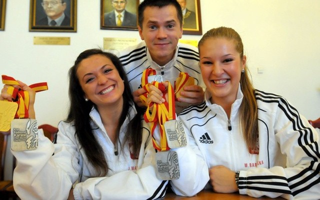 Trio Lubelskiego Klubu Karate Tradycyjnego: Justyna Marciniak (pierwsza od lewej), Daniel Iwanek i Małgorzata Baranowska