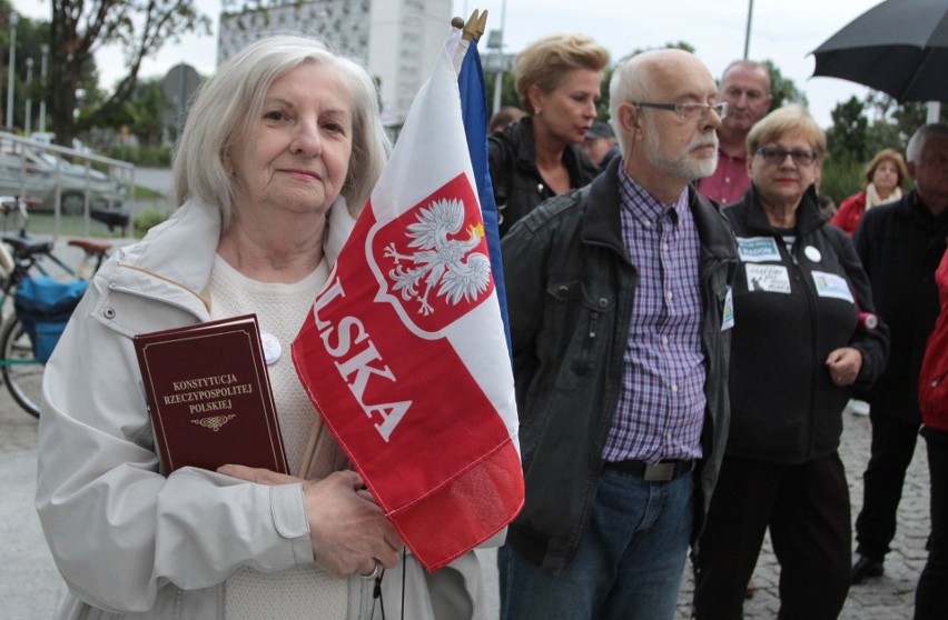 Około sto osób pikietowało w Radomiu w obronie Sądu Najwyższego