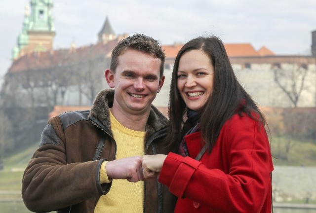 Krzysztof Cegielski i koszykarka Justyna Żurowska na spacerze po Krakowie. 31 maja para planuje ślub.