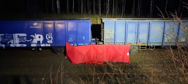 W poniedziałek, 28 marca po godzinie 19.00 na odcinku Piła - Kaczory trasy kolejowej w kierunku Bydgoszczy doszło do śmiertelnego potrącenia mężczyzny.