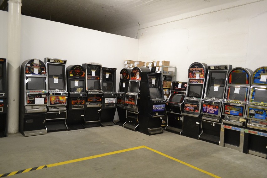 Izba Celna rekwiruje automaty do gier. I wygrywa wojnę z branżą hazardową 