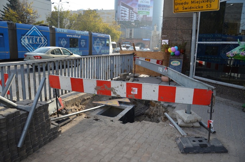 Remont na ul. Świdnickiej. Budowa nowego przejścia dla...