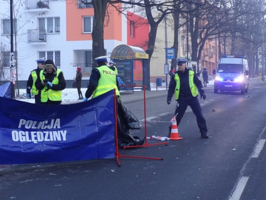 Pieszy przebiegał przez jezdnię w niedozwolonym miejscu i...