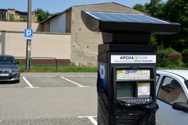 Od 3 lipca w Sępólnie Krajeńskim obowiązuje Strefa Płatnego Parkowania. Kierowcy muszą płacić za postój w parkometrach.