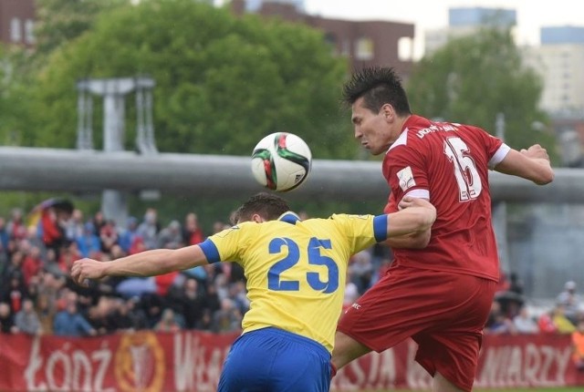 Obrońca Kacper Bargieł zaczął ćwiczyć z Widzewem