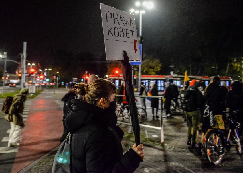 Chcą zmienić nazwę gdańskiej alei Jana Pawła II na aleję im. Strajku Kobiet. Autor pomysłu: "Gdańsk stoi po stronie ofiar, a nie oprawców"