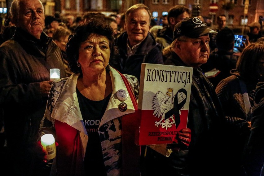 01.10.2017 Podobne protesty odbyły się w kilkunastu miastach...