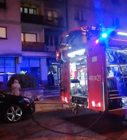 Wybuch butli z gazem i pożar w gabinecie lekarskim w Dąbrowie Górniczej - Gołonogu. Zobacz ZDJĘCIA i WIDEO! 