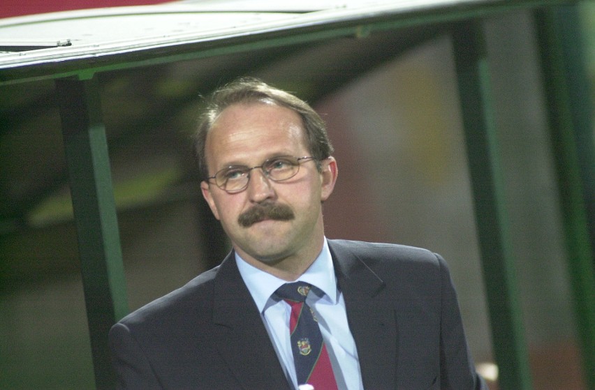 Prowadził Jagiellonię Białystok w sezonie 1999/2000 i...