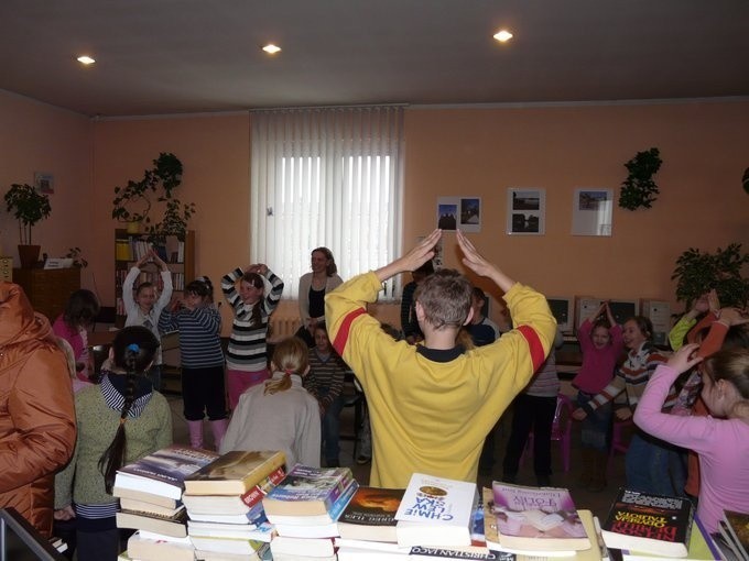 Blisko 100 uczestników zabaw w bibliotece