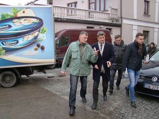 Janusz Palikot odwiedził Wadowice. Złożył życzenia urodzinowe burmistrzowi [ZDJĘCIA, WIDEO]