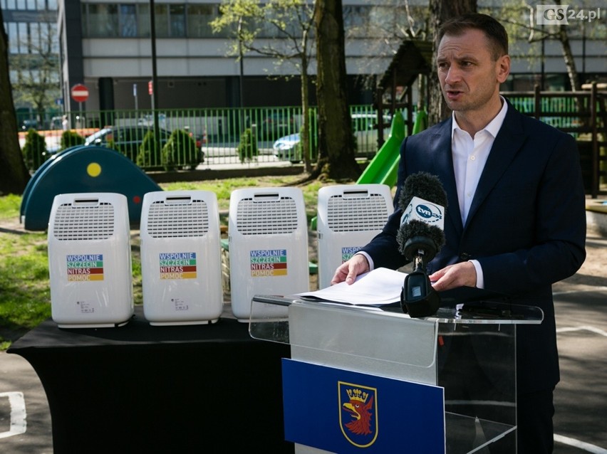 Jak Sławomir Nitras walczy ze smogiem w Szczecinie? Zbiera pieniądze na oczyszczacze powietrza do przedszkoli 