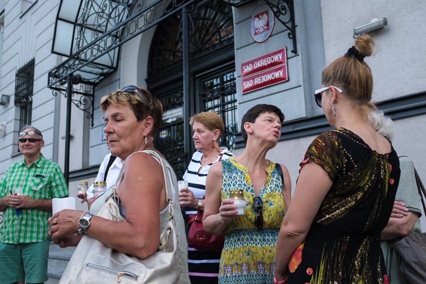 Tarnów. Protestowali pod sądem [GALERIA ZDJĘĆ]      