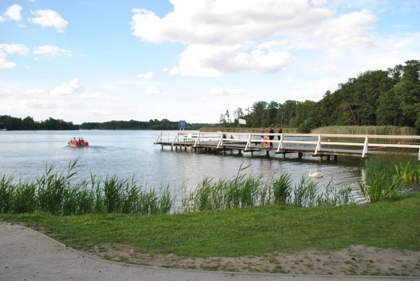 Jezioro Wolsztyńskie to jezioro przepływowe leżące w...