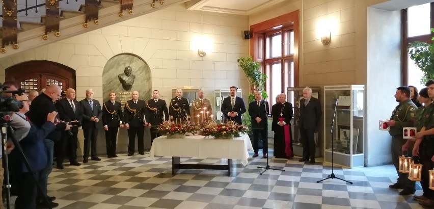 Kraków. Opłatek w radzie miasta. Abp Jędraszewski mówi o wydłubanych oczach ikon w Syrii 