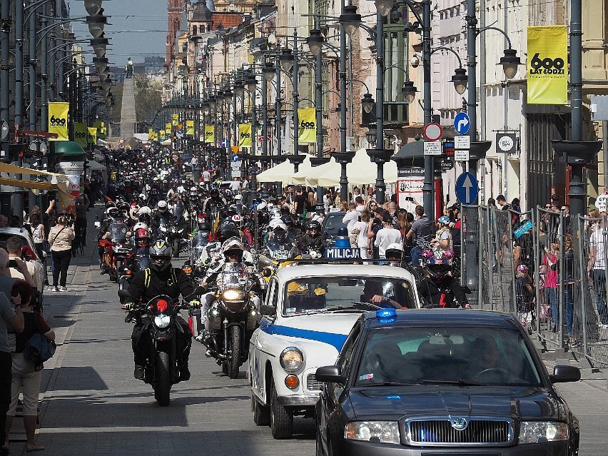 Blisko 4 tysiące motocykli przed Atlas Areną i na...