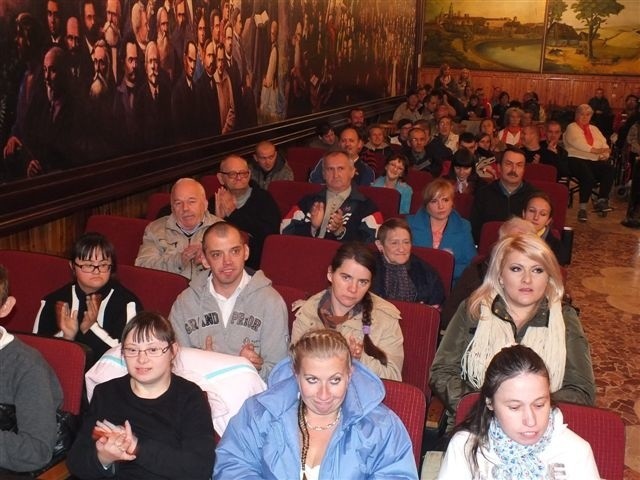 Piękne teatry niepełnosprawnych w Kałkowie