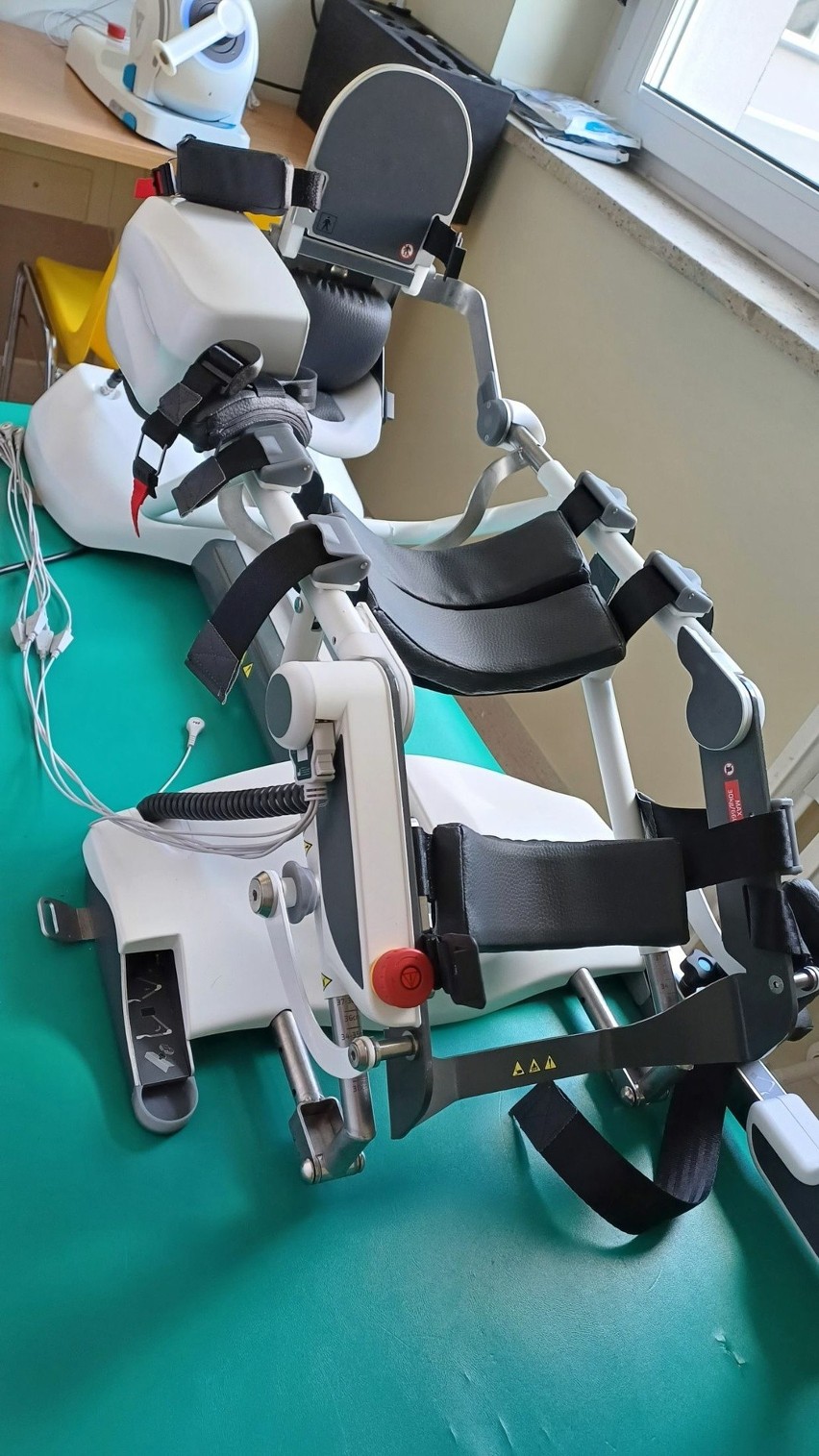 Trzy roboty wspomagające rehabilitację w starachowickim szpitalu. Zobacz zdjęcia