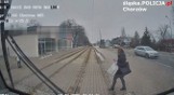 W Chorzowie kobieta weszła prosto pod nadjeżdżający tramwaj. Motorniczy ostro zahamował. Jedna z pasażerek przewróciła się VIDEO