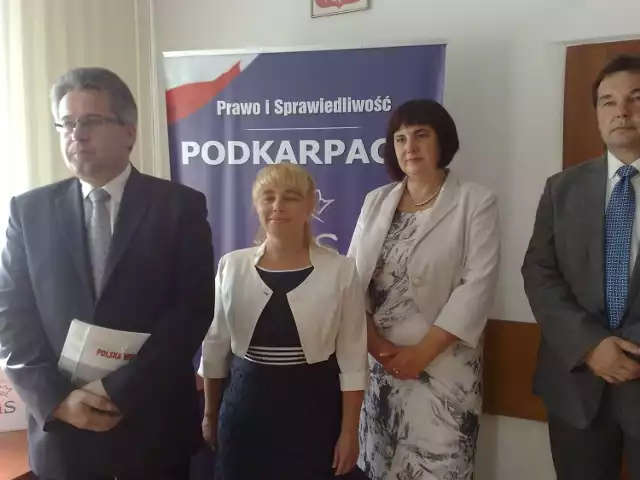 Kazimierz Moskal, Joanna Rupar, Krystyna Wróblewska i Dariusz Fudali wzięli udział w konferencji, na której przedstawiono kandydatów PiS z okręgu nr 23.